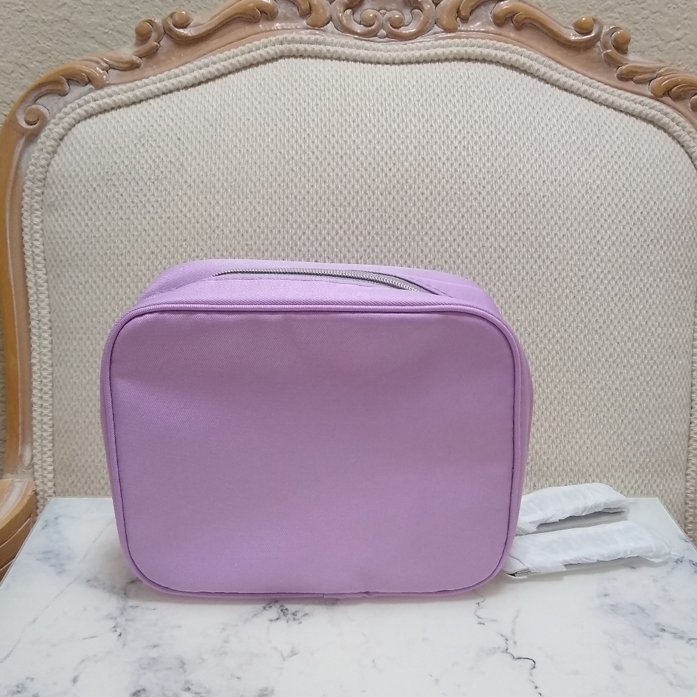 NEW Clinique Toiletries Cosmetics Bag Organizer